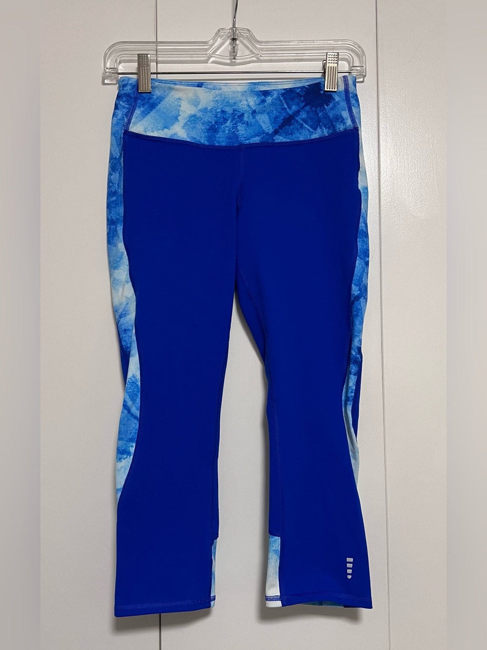 Lands' End Royal Blue Yoga Capri Leggings with Light Blue Tie-Dye Panels